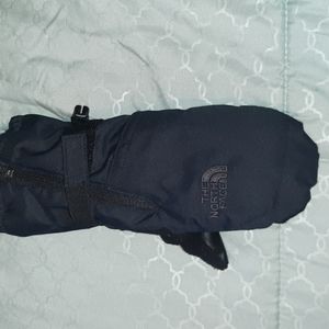 Northface child mitten size XL right hand just 1